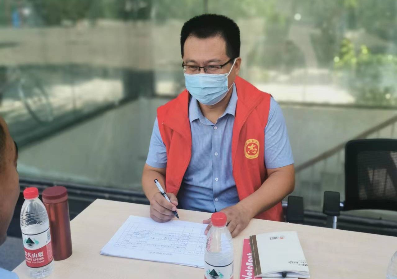 “法律进社区” 普法到身边