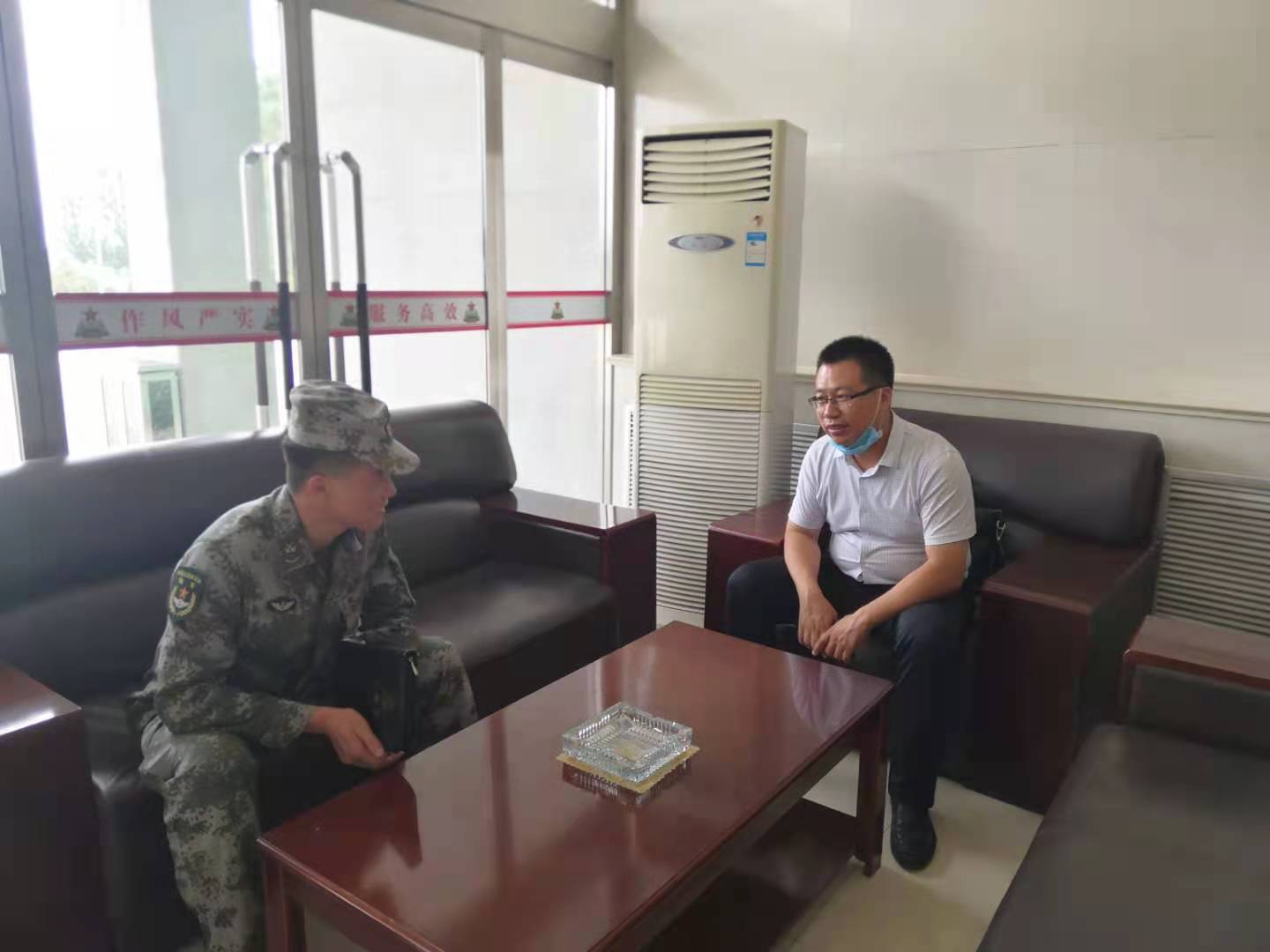 从中校到律师:保障军人权益的“前哨兵”